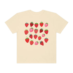 Strawberries Everywhere Women’s Vintage T-shirt