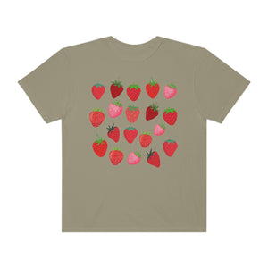 Strawberries Everywhere Women’s Vintage T-shirt